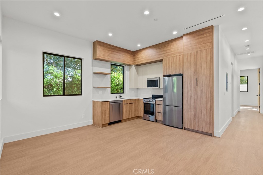 19146 Keswick Property Photo 6