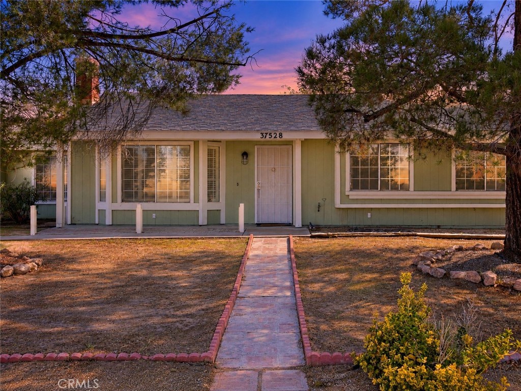 37528 97th Street E Property Photo 2
