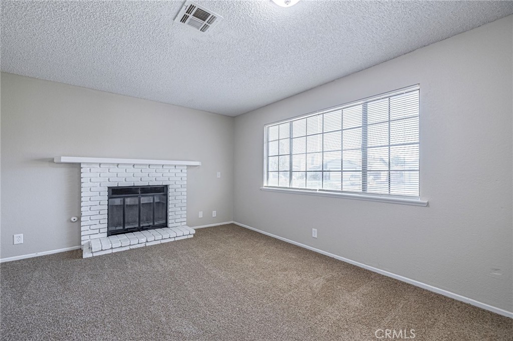 1101 Chagal Property Photo 8