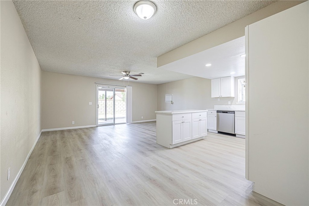 1101 Chagal Property Photo 10