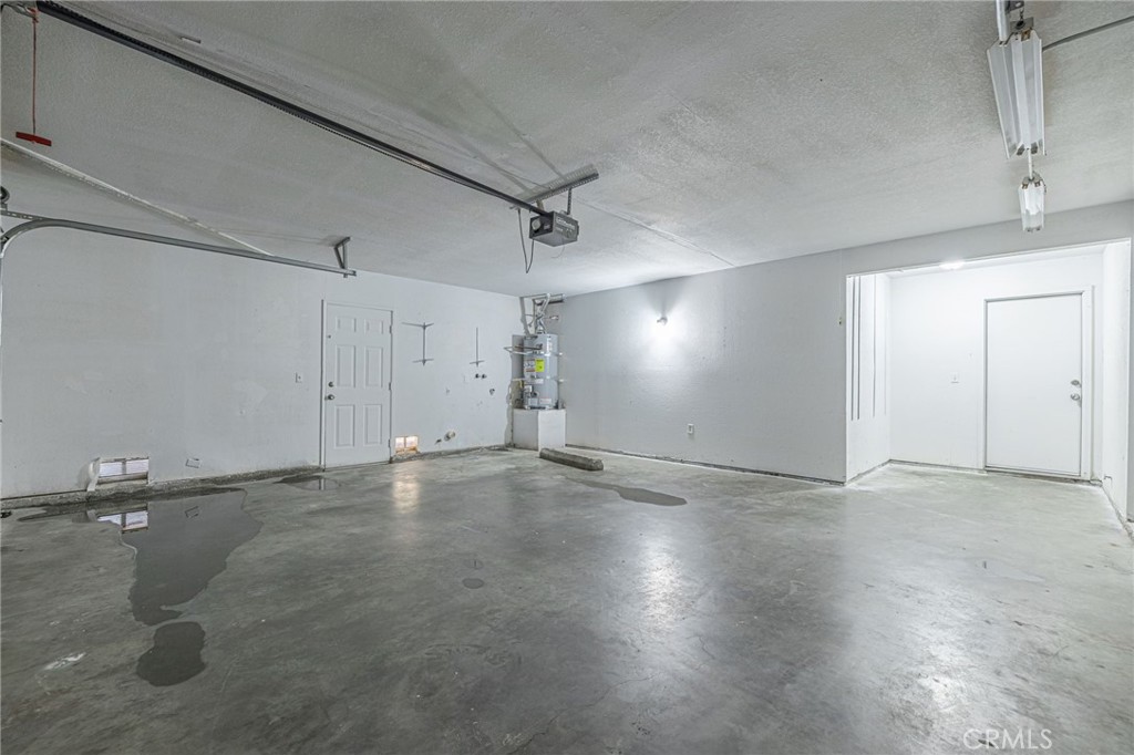 1101 Chagal Property Photo 18