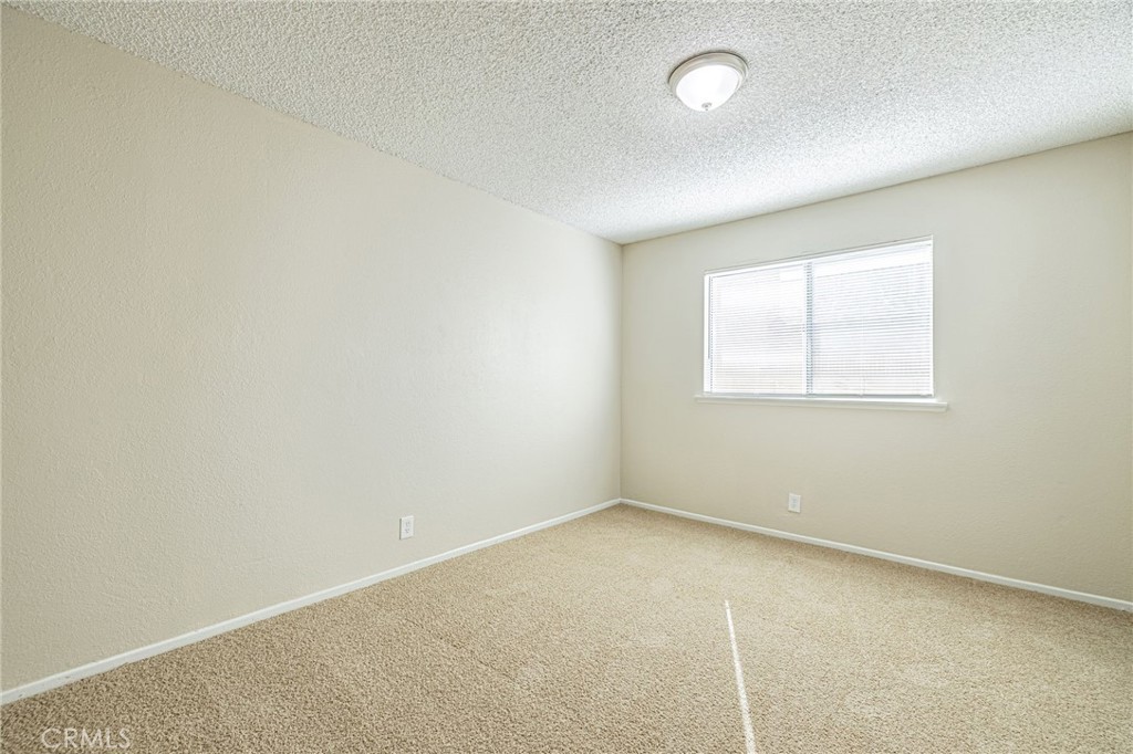 1101 Chagal Property Photo 21