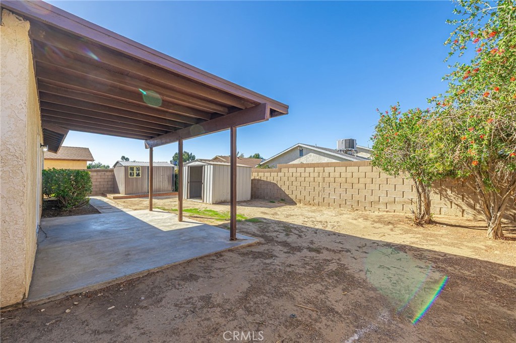 1101 Chagal Property Photo 31