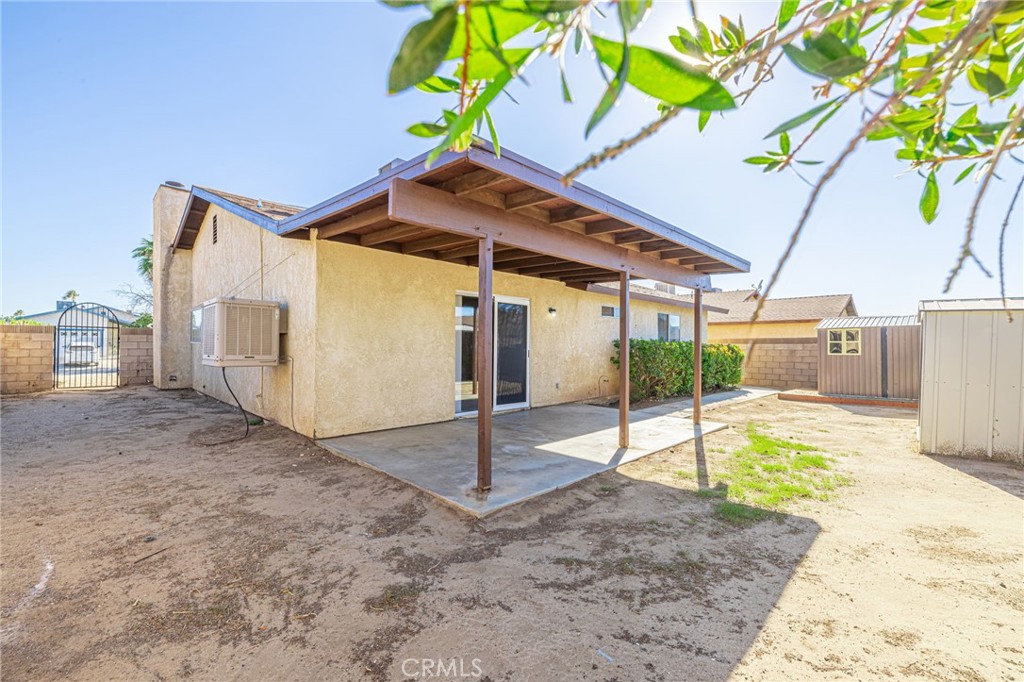 1101 Chagal Property Photo 32