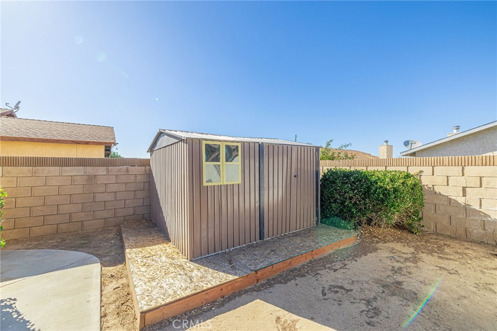 1101 Chagal Property Photo 34