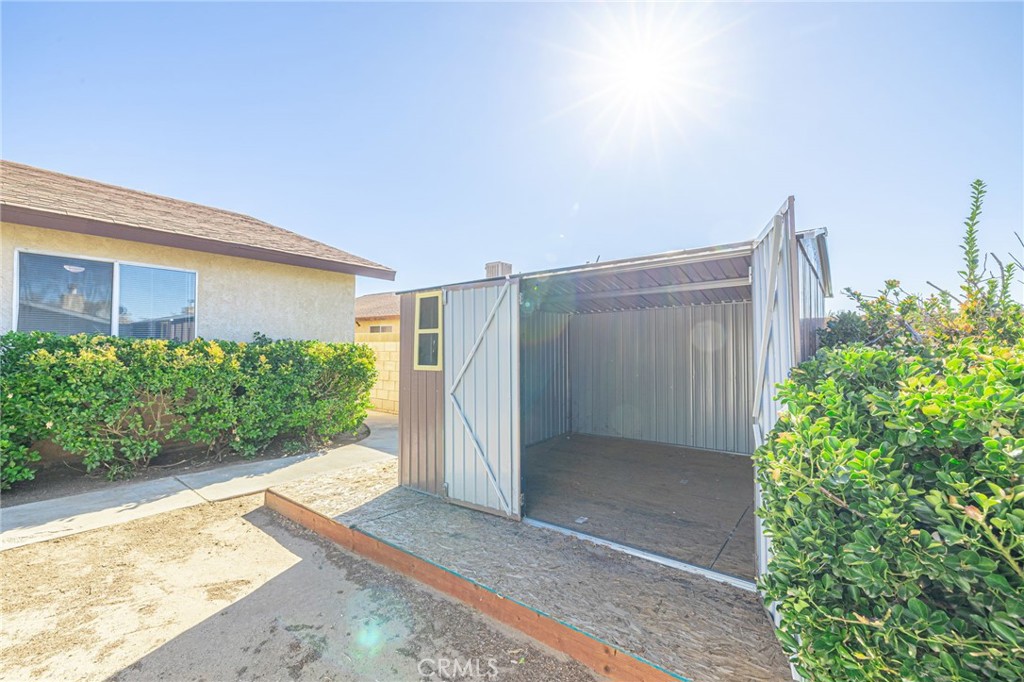 1101 Chagal Property Photo 36