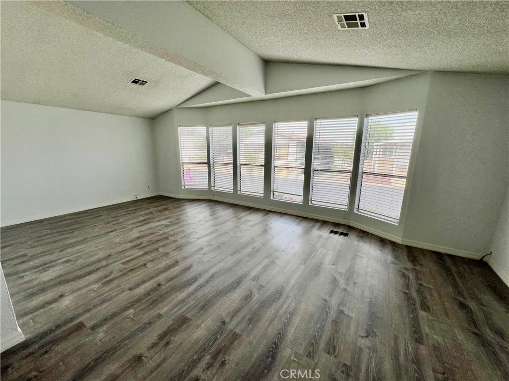 2121 E Avenue I 49 Property Photo 8