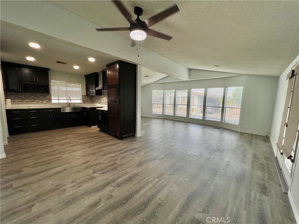 2121 E Avenue I 49 Property Photo 11