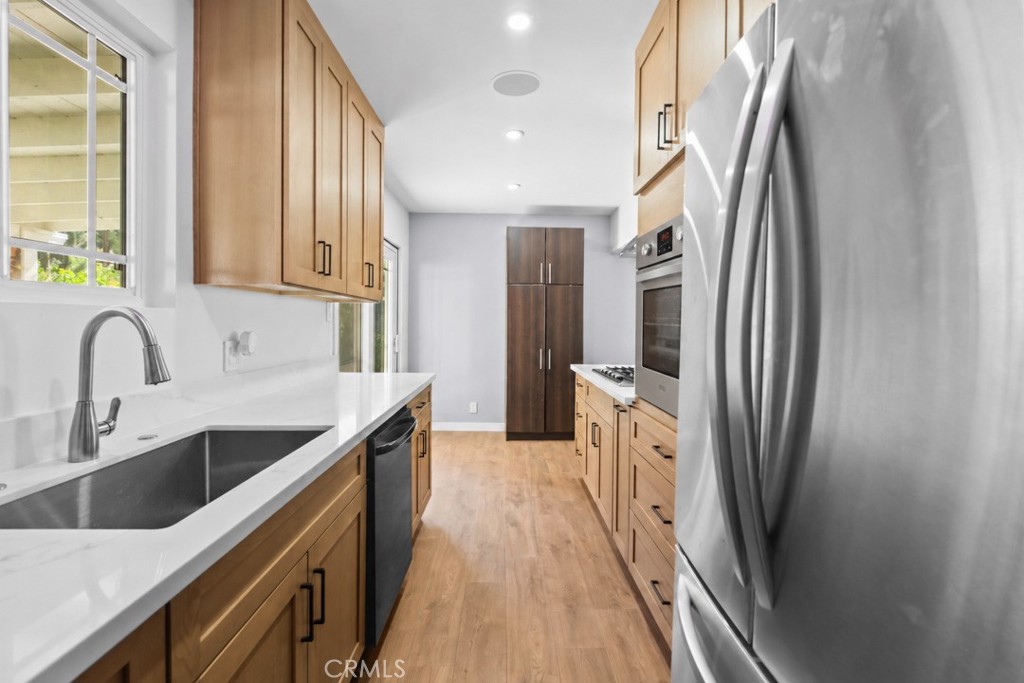17610 Scherzinger Property Photo 6