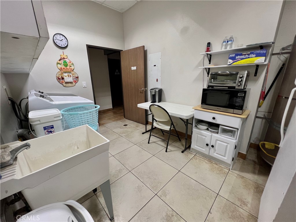 44517 Valley Central Way Property Photo 12
