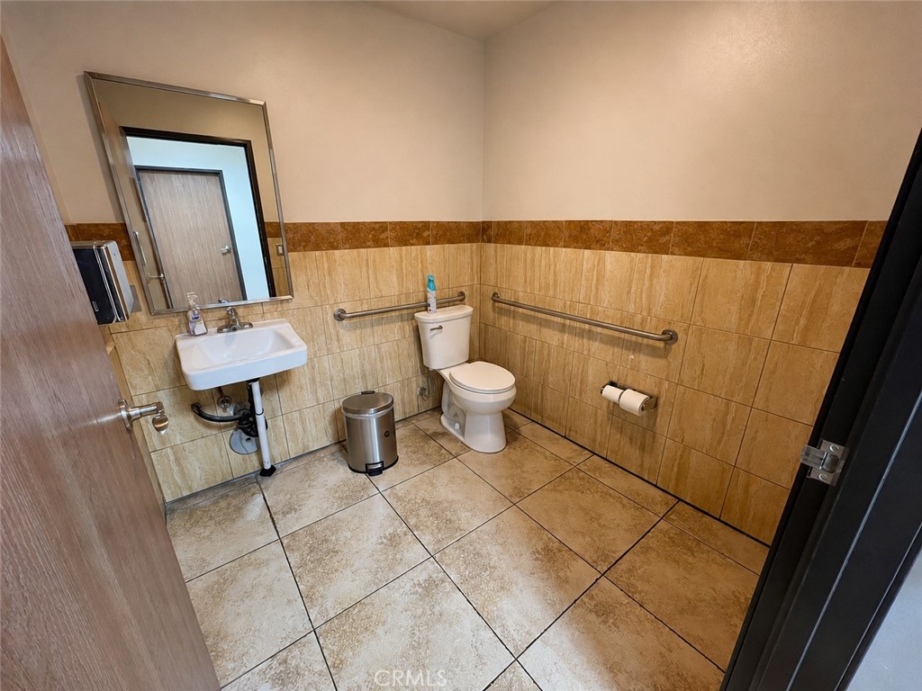 44517 Valley Central Way Property Photo 15