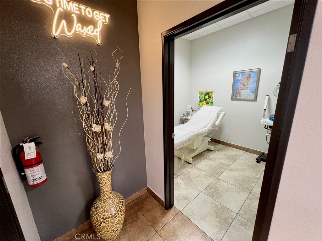 44517 Valley Central Way Property Photo 21