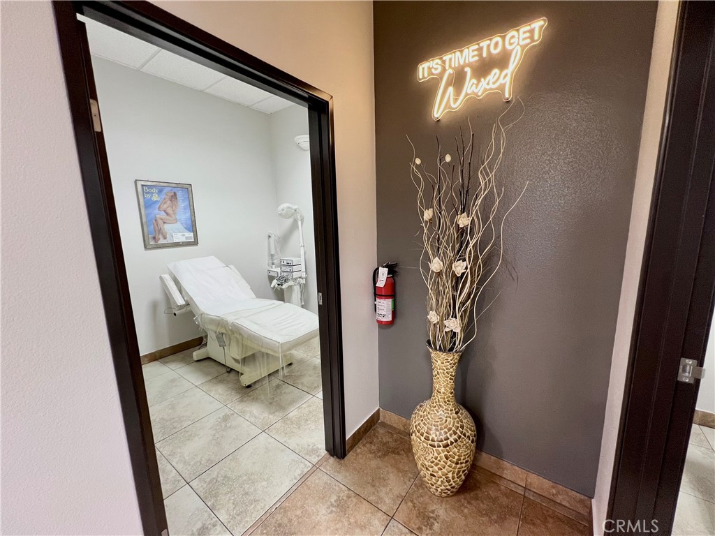 44517 Valley Central Way Property Photo 22