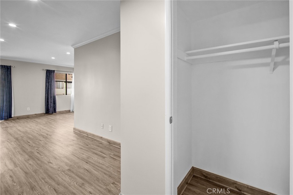 972 E California 304 Property Photo 32
