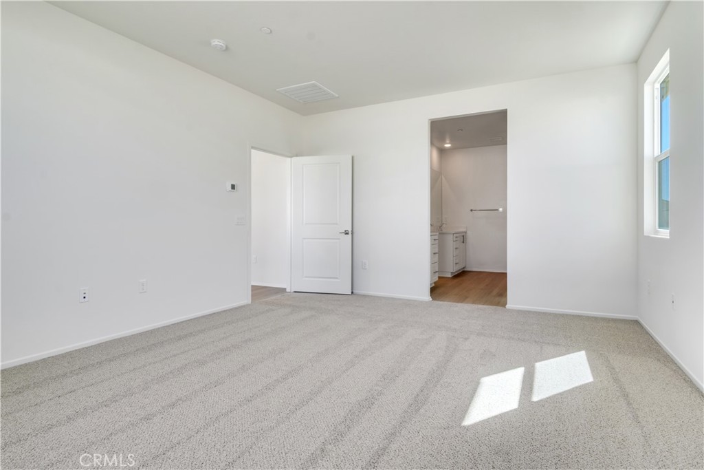 1553 E Holguin Street Property Photo 10