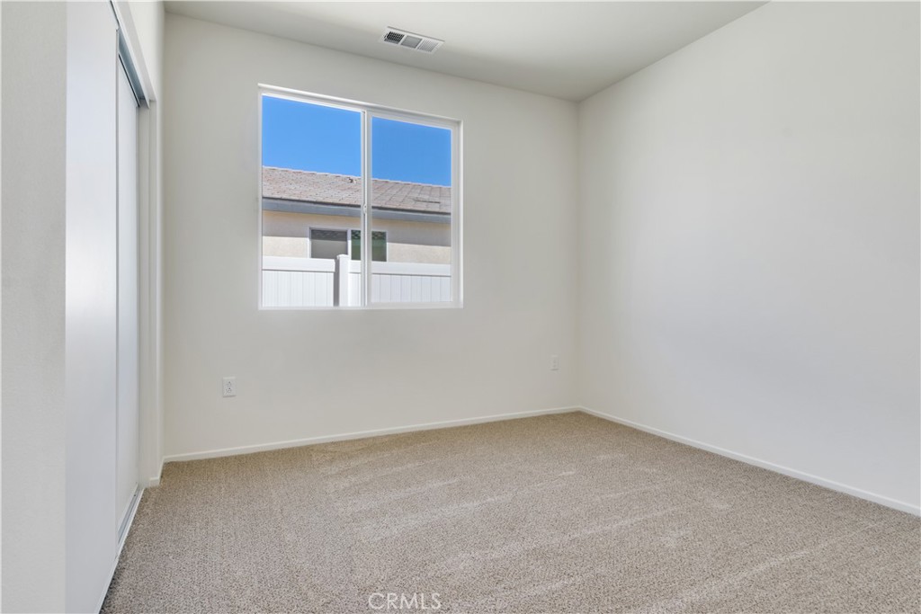 1553 E Holguin Street Property Photo 16