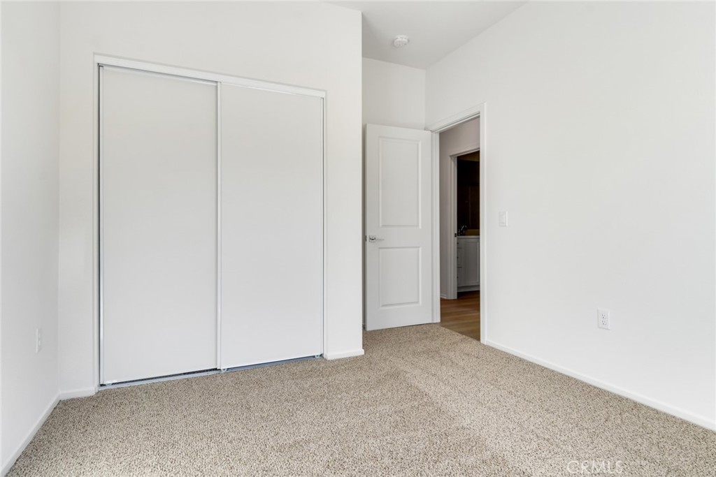 1561 E Holguin Street Property Photo 19