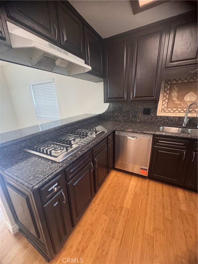 14726 Tupper Property Photo 11