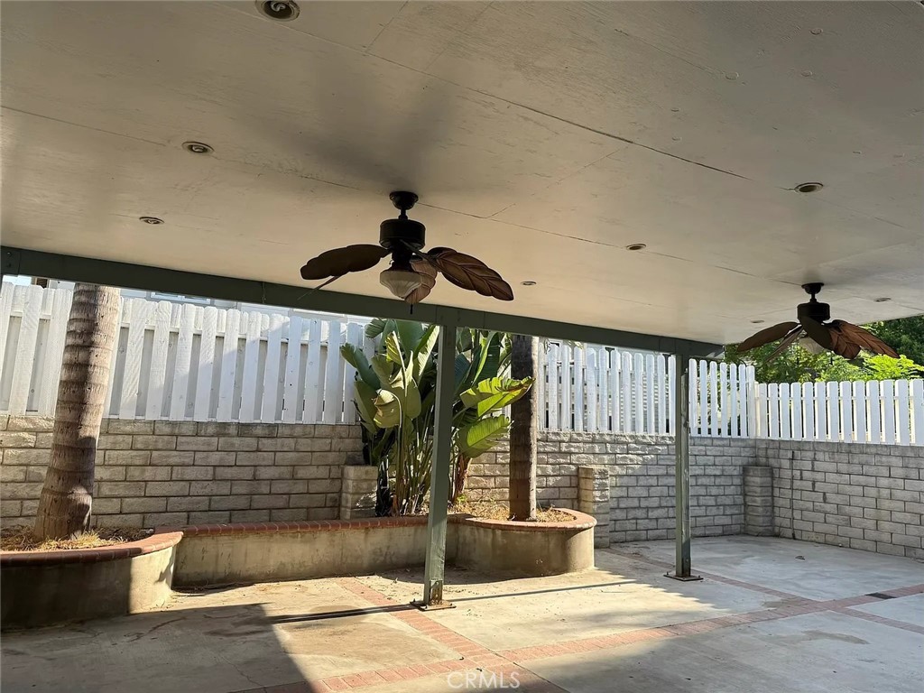 14726 Tupper Property Photo 29