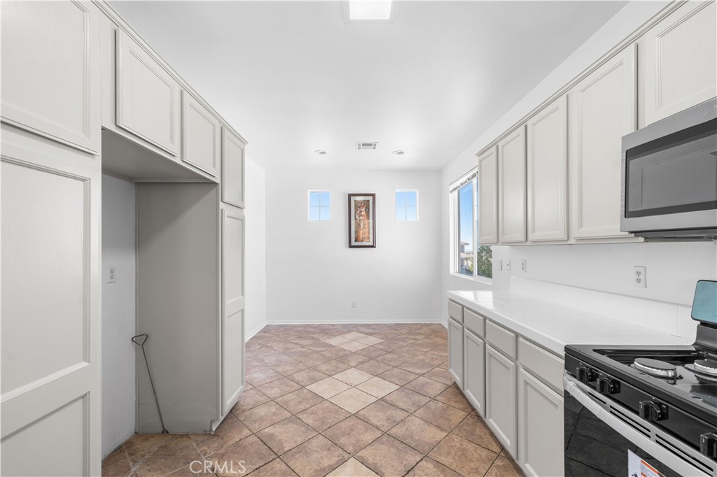1050 Cactus Drive Property Photo 14
