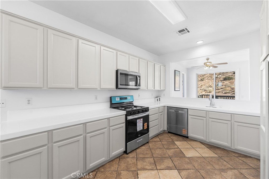 1050 Cactus Drive Property Photo 16