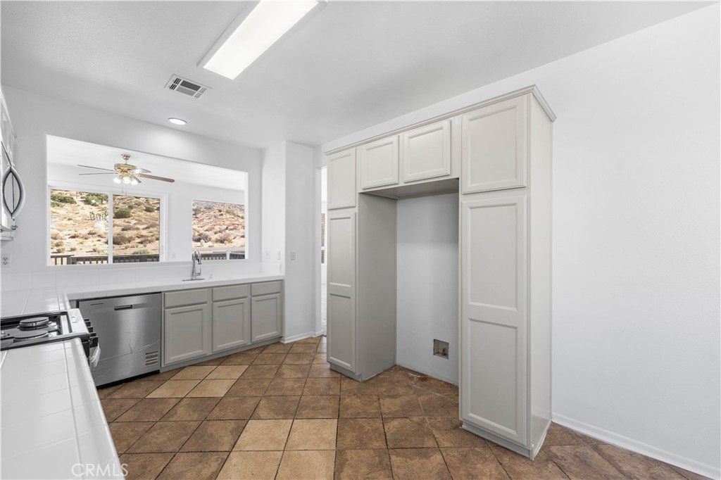 1050 Cactus Drive Property Photo 17