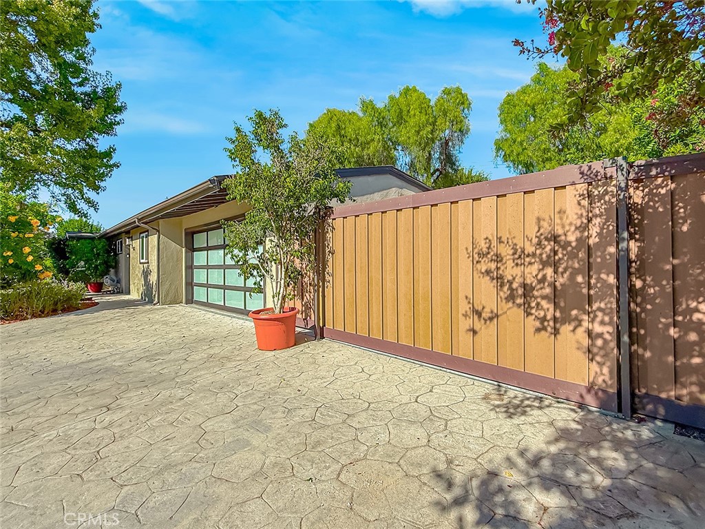 743 Spalding Street Property Photo 7