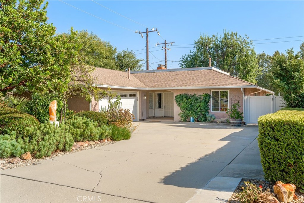 222 2nd Property Photo 1