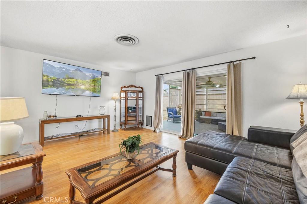 27117 Elias Avenue Property Photo 5