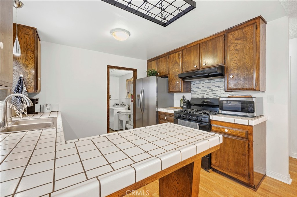 27117 Elias Avenue Property Photo 8
