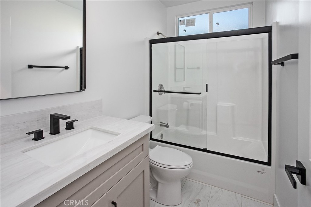 216 - 218 N Park View Street Property Photo 14