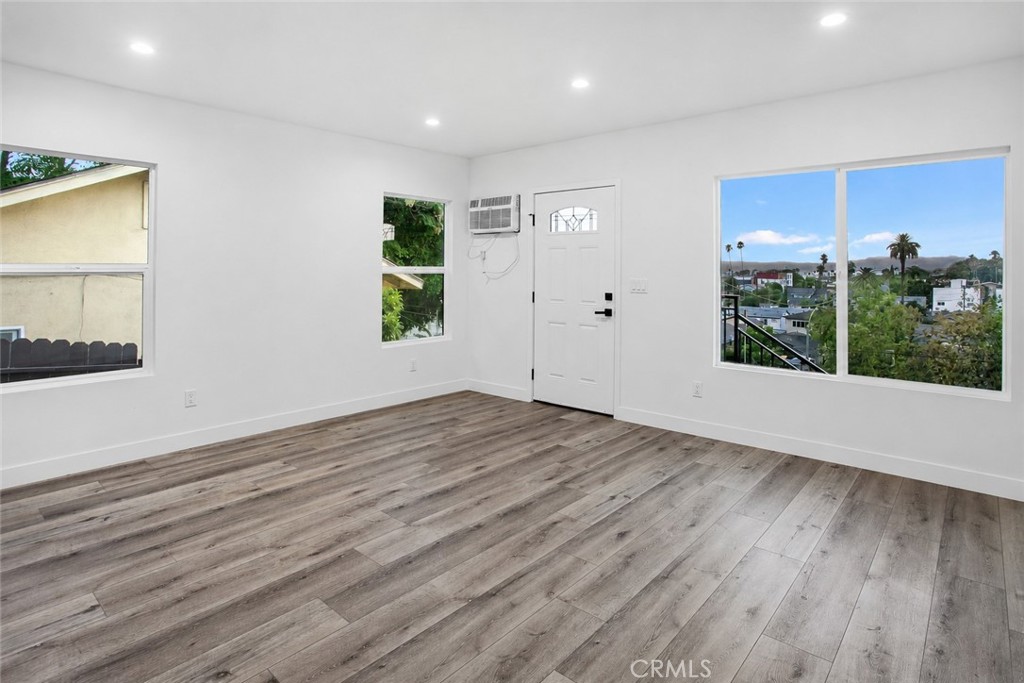 216 - 218 N Park View Street Property Photo 16