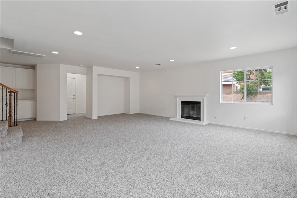 37660 Newbury Property Photo 5