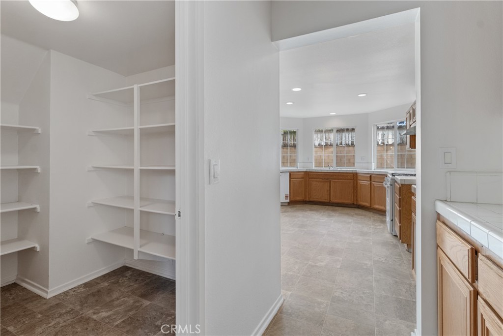 37660 Newbury Property Photo 6