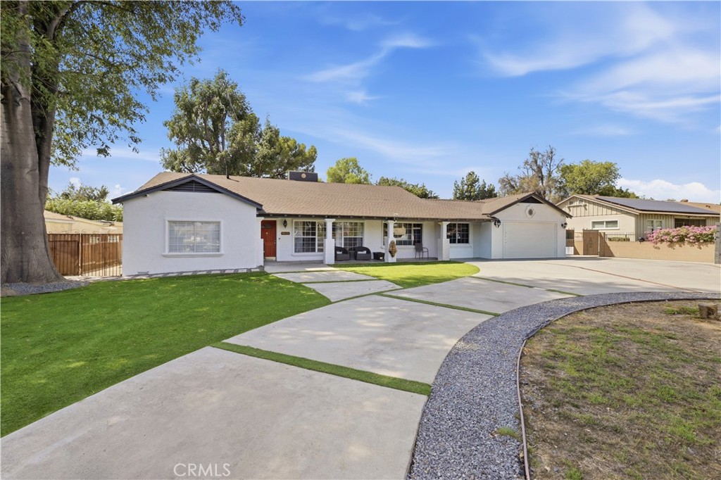 9625 Orion Avenue Property Photo