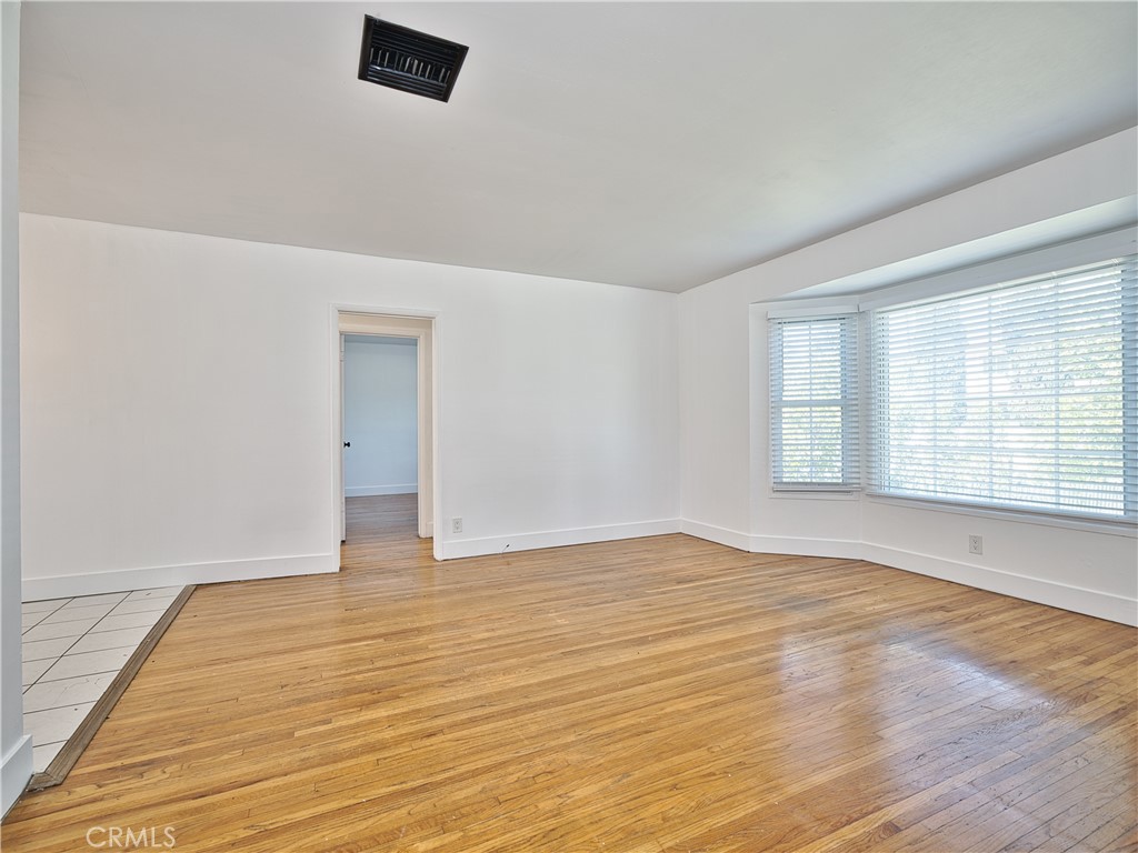 6153 Clybourn Avenue Property Photo 8