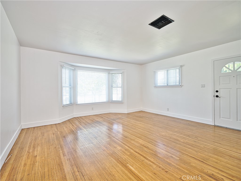 6153 Clybourn Avenue Property Photo 9