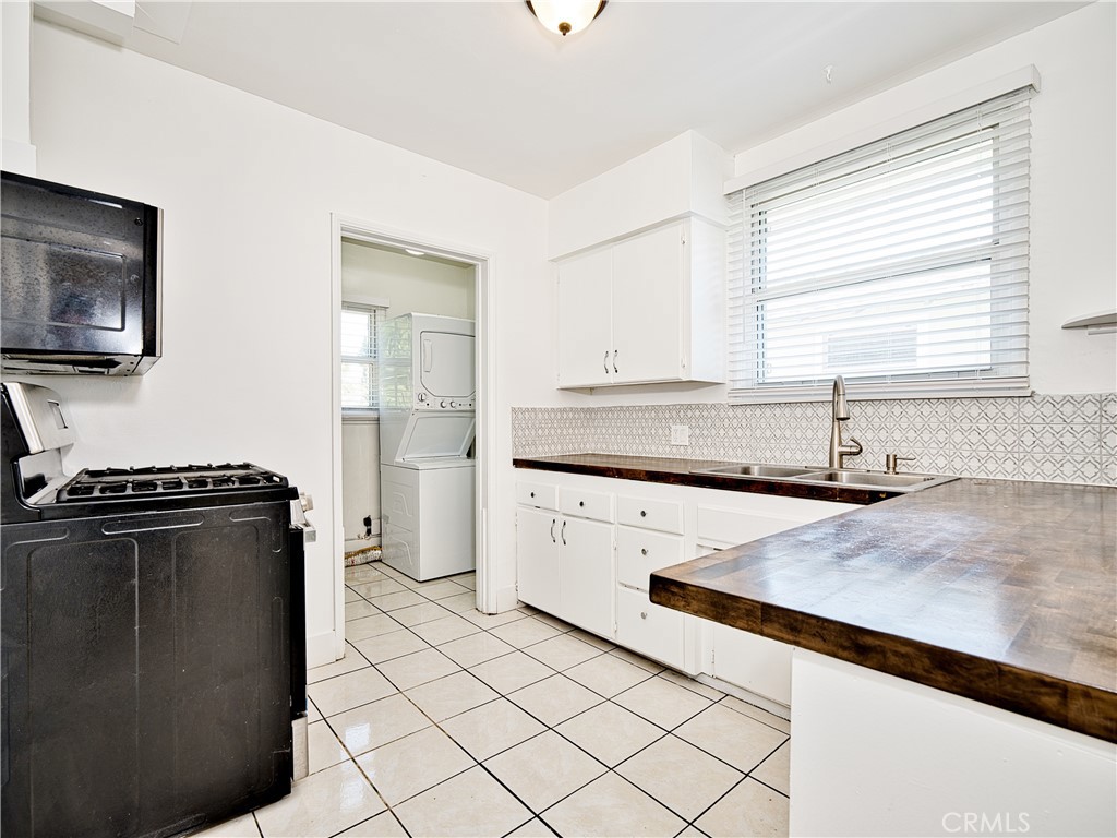 6153 Clybourn Avenue Property Photo 12
