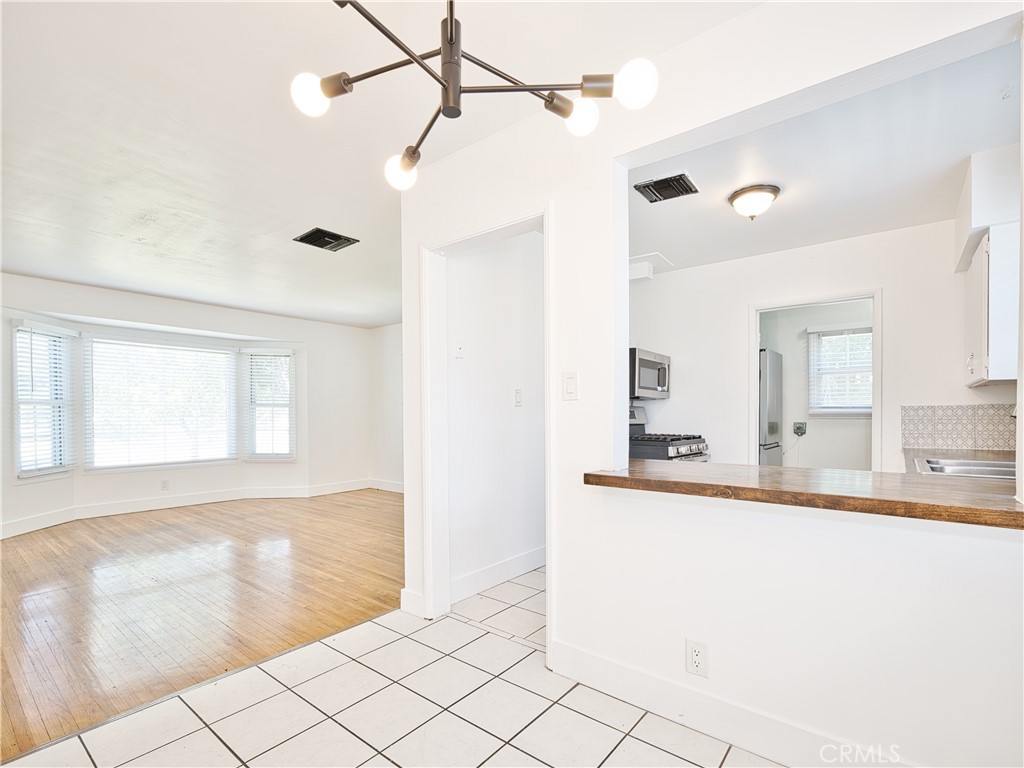 6153 Clybourn Avenue Property Photo 15