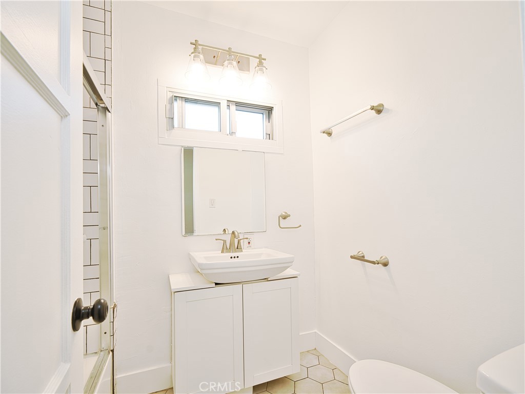 6153 Clybourn Avenue Property Photo 17