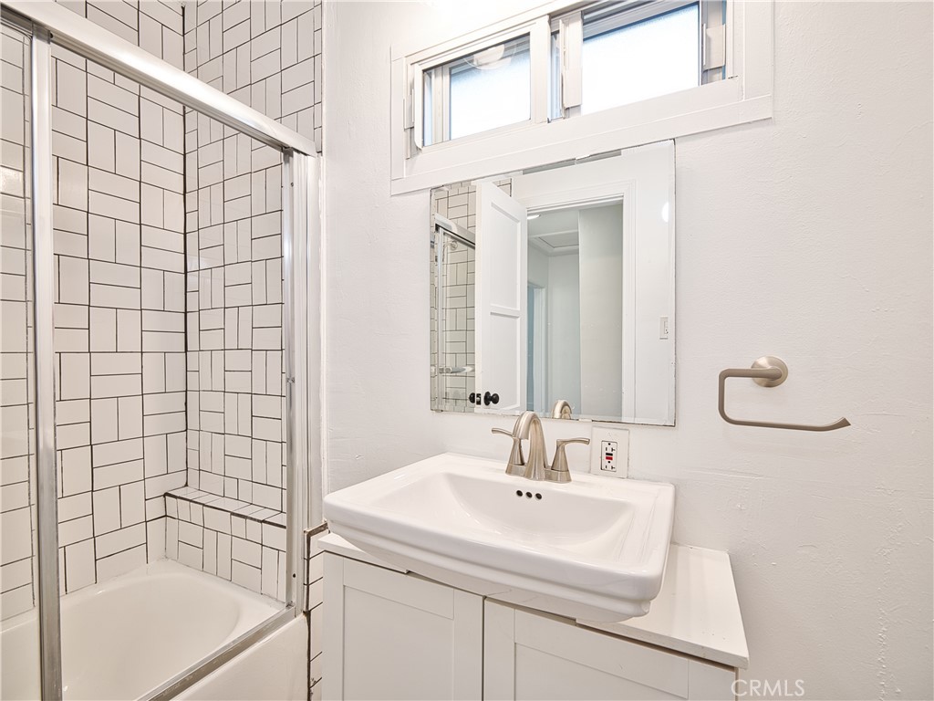 6153 Clybourn Avenue Property Photo 19