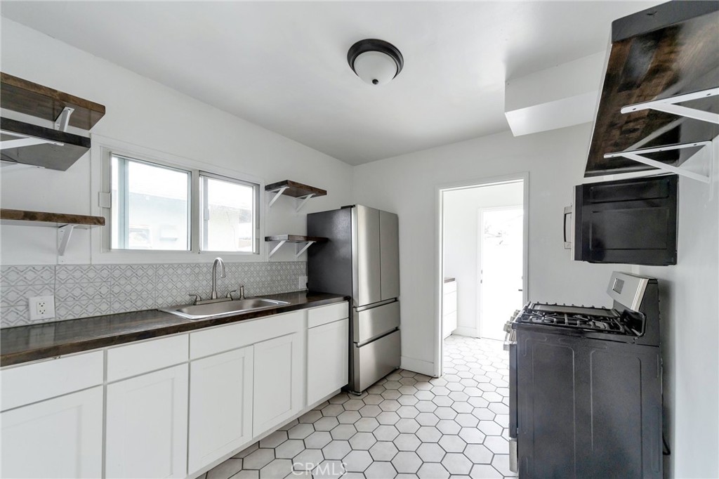 6153 Clybourn Avenue Property Photo 22