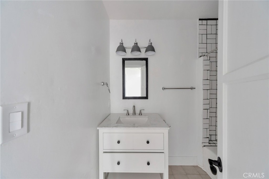 6153 Clybourn Avenue Property Photo 24