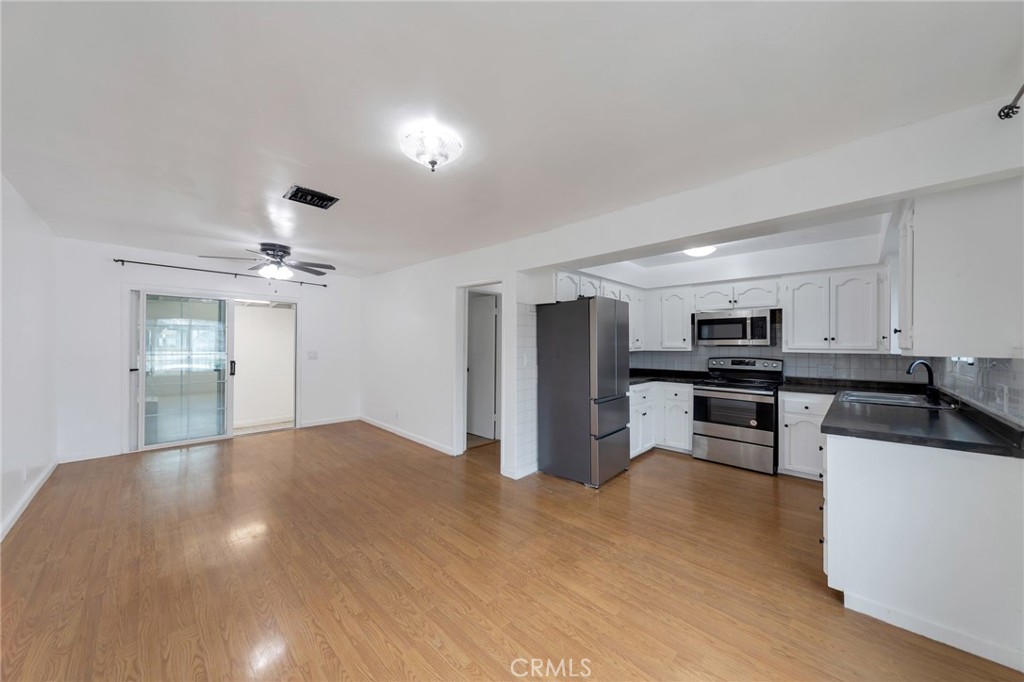 6153 Clybourn Avenue Property Photo 28