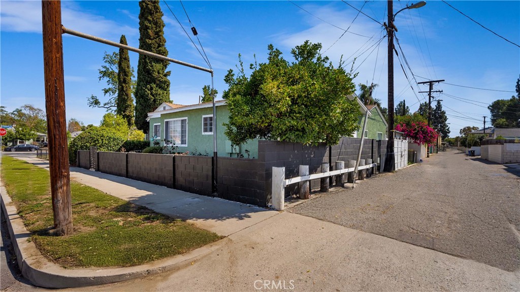 6153 Clybourn Avenue Property Photo 31