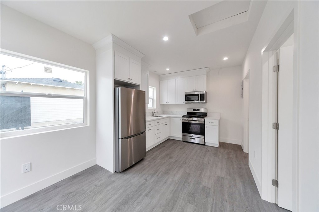 6153 Clybourn Avenue Property Photo 34