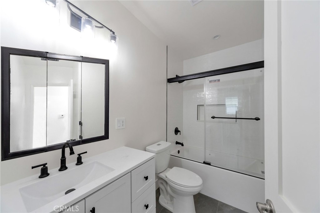6153 Clybourn Avenue Property Photo 36