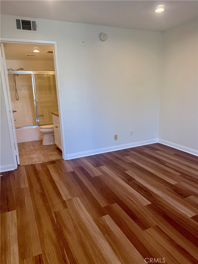 5515 Canoga 304 Property Photo 10