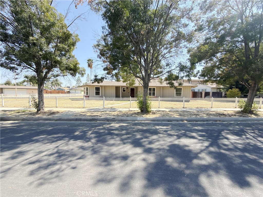 916 Oak Avenue Property Photo 1