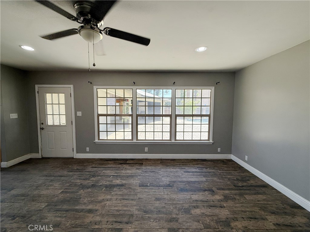 916 Oak Avenue Property Photo 9
